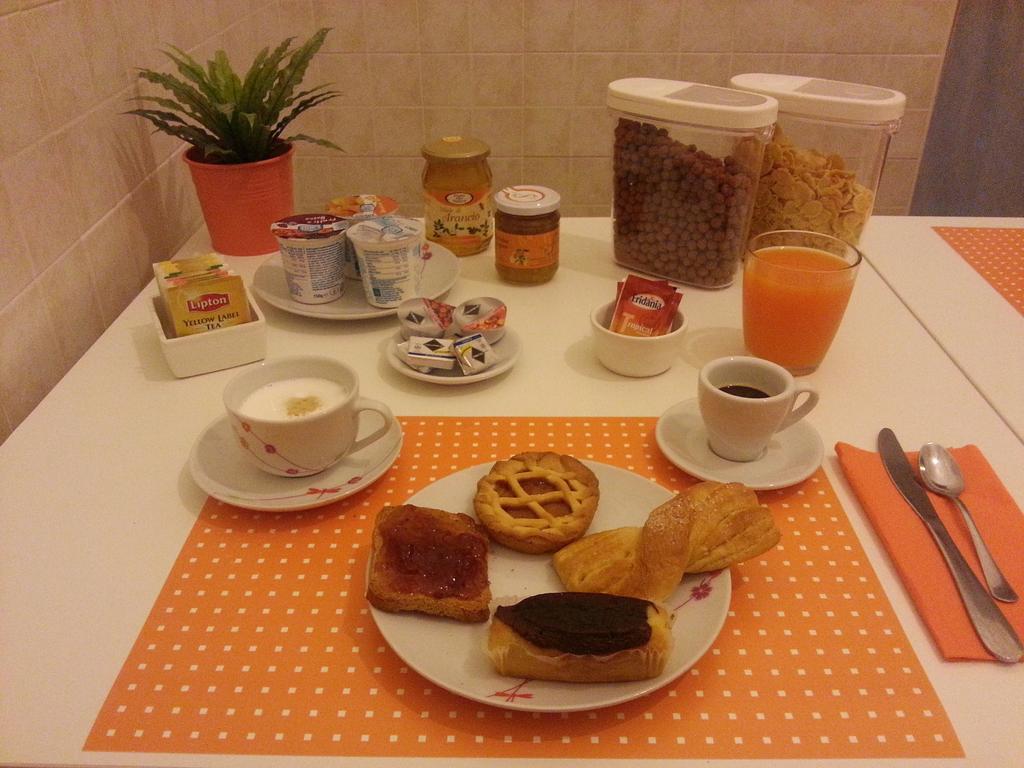 كاتانيا B&B Sunflower الغرفة الصورة